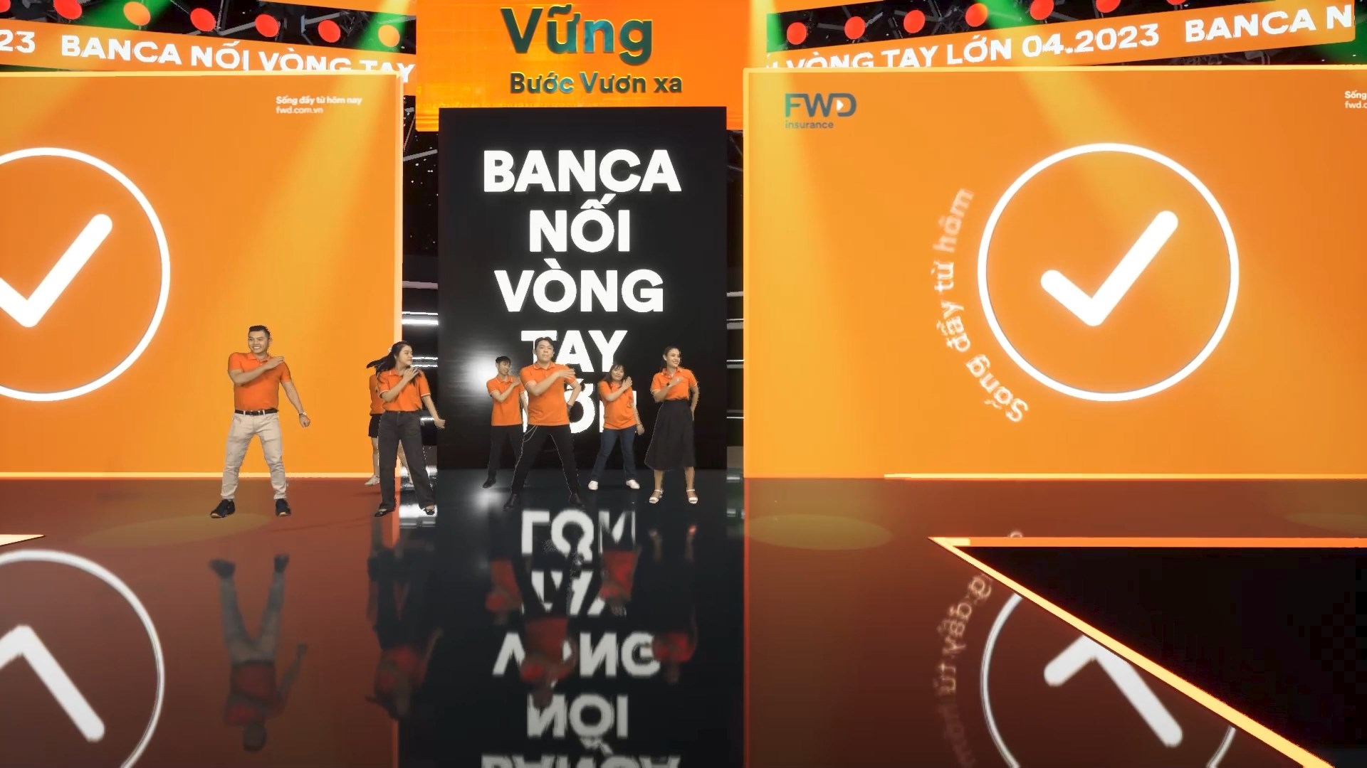 FWD BANCA NOI VONG TAY LON